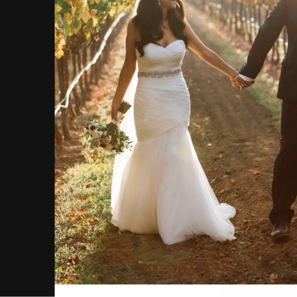 Elegant White Strapless Wedding Dress